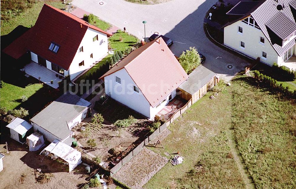 Luftbild Eberswalde-Lichterfelde / Brandenburg - Einfamilienhausneubausiedlung im Stadtteil Lichterfelde von Eberswalde in Brandenburg. (Objekt 36636 in der Bachstraße)