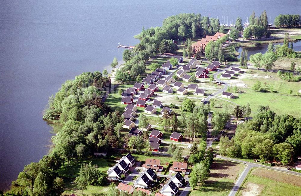 Wendisch-Rietz / Brandenburg von oben - Einfamilienhaussiedlung der NCC-SIAB am Scharmützelsee. Datum: 21.05.2003