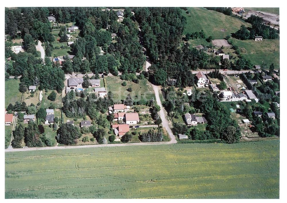 Stolzenhagen bei Wandlitz / BRB aus der Vogelperspektive: Einfamilienhaussiedlung an der Saalestraße in Stolzenhagen.