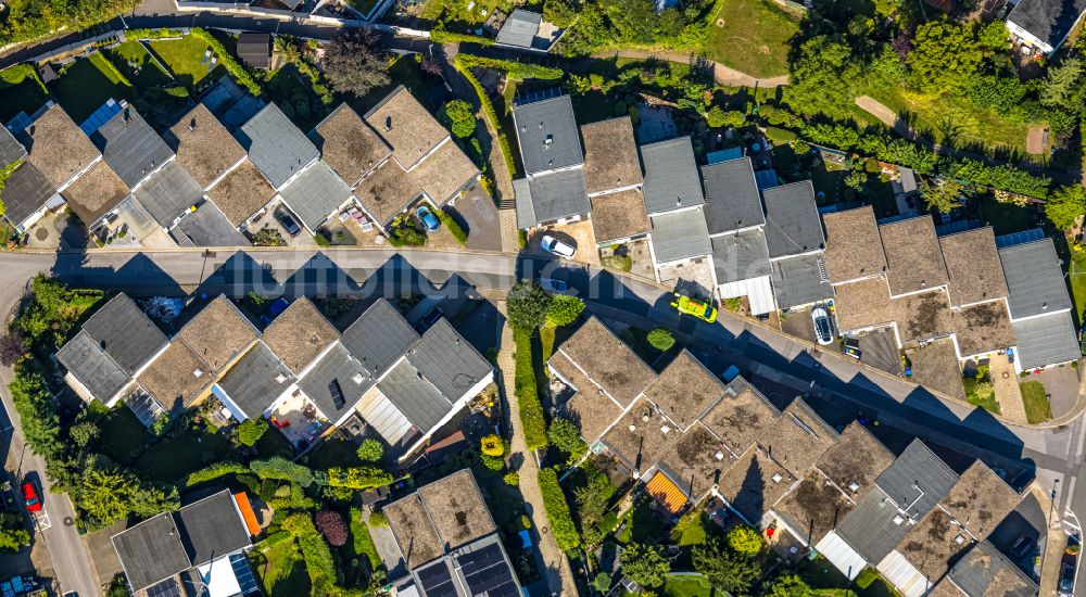 Luftaufnahme Heiligenhaus - Einfamilienhäuser als Reihenhaussiedlung in Heiligenhaus im Bundesland Nordrhein-Westfalen, Deutschland