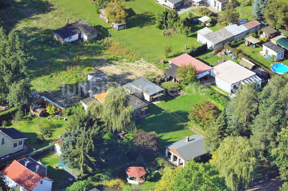 Vogelsdorf zu Fredersdorf aus der Vogelperspektive: Einfamilienwohnhäuser im Wohngebiet am Heideweg / Beppo-Römer-Straße in Vogelsdorf