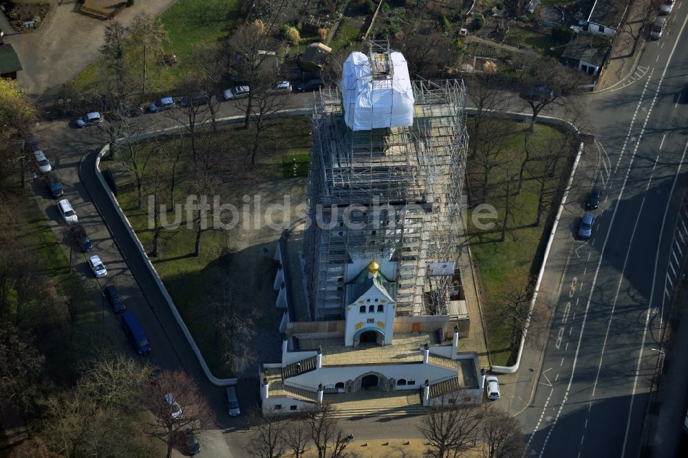 Luftbild Leipzig - Eingerüsteter Kirchenturm der Russischen - Orthodoxen Gedächtniskirche in Leipzig im Bundesland Sachsen