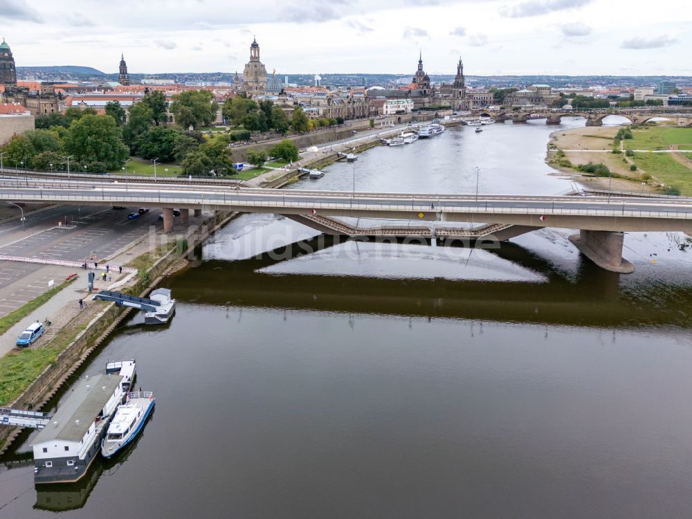 Luftbild Dresden - Eingestürzte Elbe- Flußbrücke Carolabrücke in Dresden im Bundesland Sachsen, Deutschland