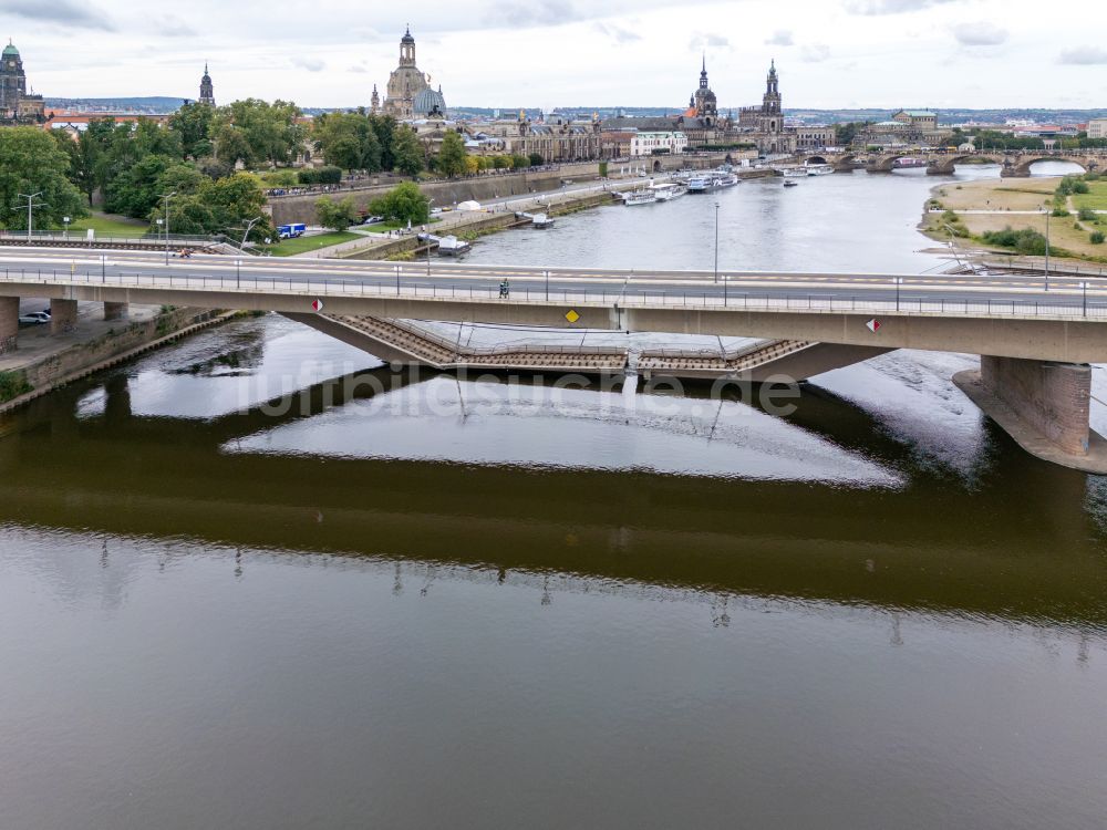 Luftaufnahme Dresden - Eingestürzte Elbe- Flußbrücke Carolabrücke in Dresden im Bundesland Sachsen, Deutschland