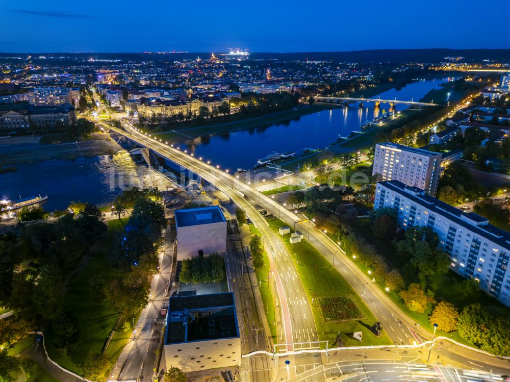 Dresden von oben - Eingestürzte Elbe- Flußbrücke Carolabrücke in Dresden im Bundesland Sachsen, Deutschland