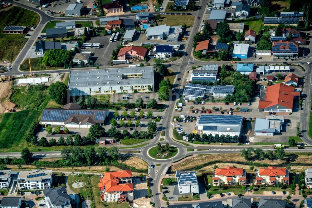 Ettenheim von oben - Einkaufs- Zentrum Aldi Lidl und DM Markt in Ettenheim im Bundesland Baden-Württemberg, Deutschland