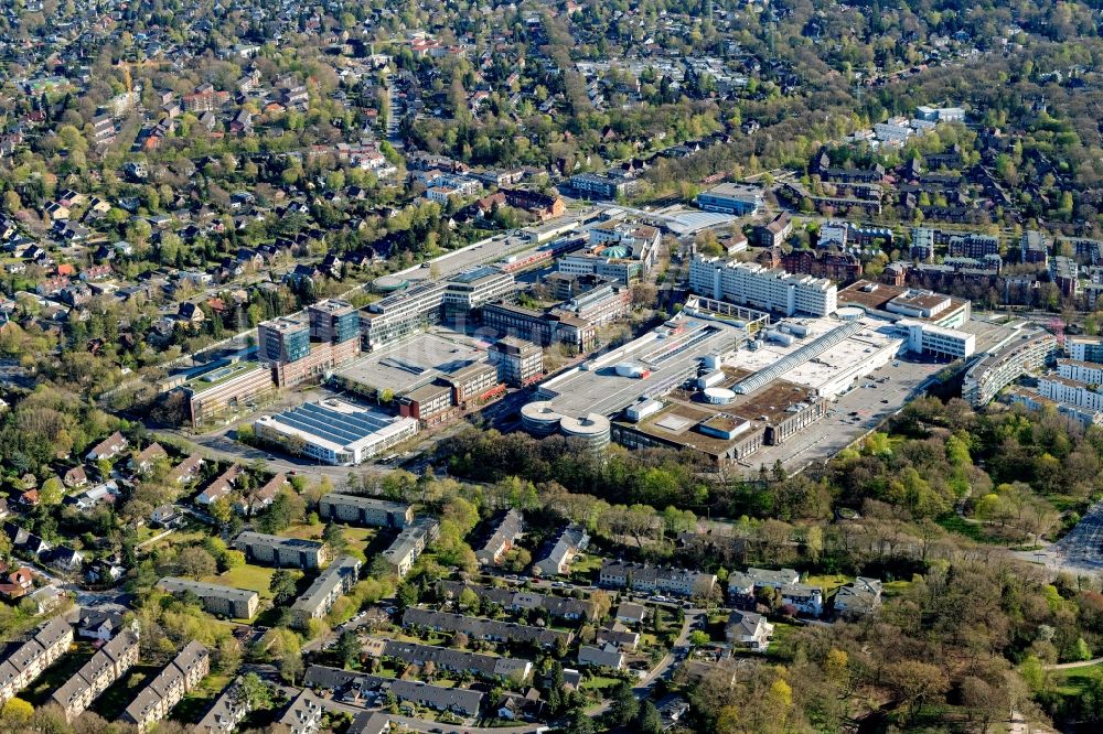 Luftbild Hamburg - Einkaufs- Zentrum Alstertal-Einkaufszentrum am Heegbarg im Ortsteil Poppenbüttel in Hamburg, Deutschland