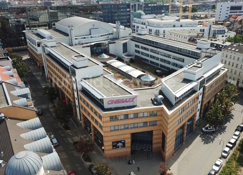 Halle (Saale) von oben - Einkaufs- Zentrum Charlottencenter im Charlottenviertel in Halle (Saale) im Bundesland Sachsen-Anhalt, Deutschland