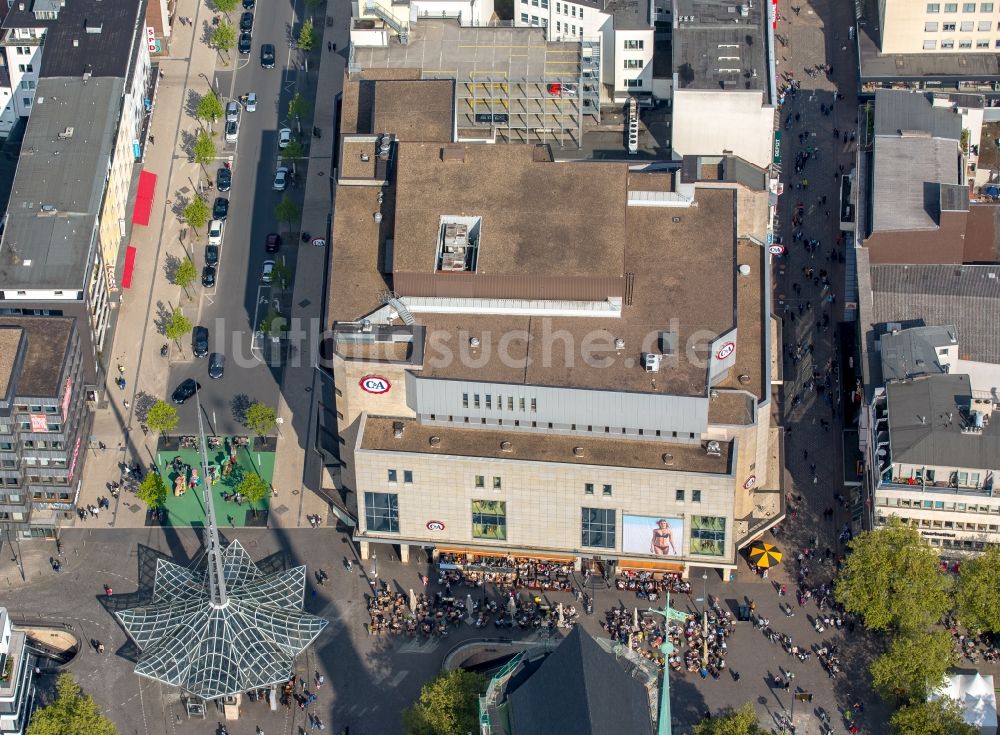 Dortmund von oben - Einkaufs- Zentrum C&A in Dortmund im Bundesland Nordrhein-Westfalen, Deutschland