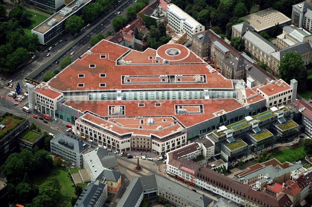 Luftaufnahme Karlsruhe - Einkaufs- Zentrum Ettlinger Tor Karlsruhe in Karlsruhe im Bundesland Baden-Württemberg, Deutschland