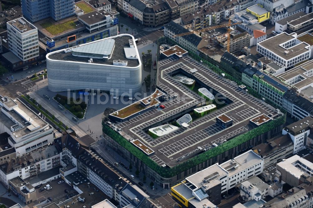 Luftbild Koblenz - Einkaufs- Zentrum Forum Mittelrhein Koblenz und der Gebäudekomplex des Romanticum Koblenz am Zentralplatz in Koblenz im Bundesland Rheinland-Pfalz, Deutschland