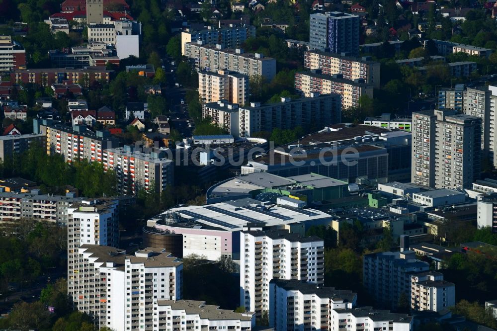 Luftaufnahme Berlin - Einkaufs- Zentrum Gropius Passagen im Ortsteil Buckow in Berlin, Deutschland