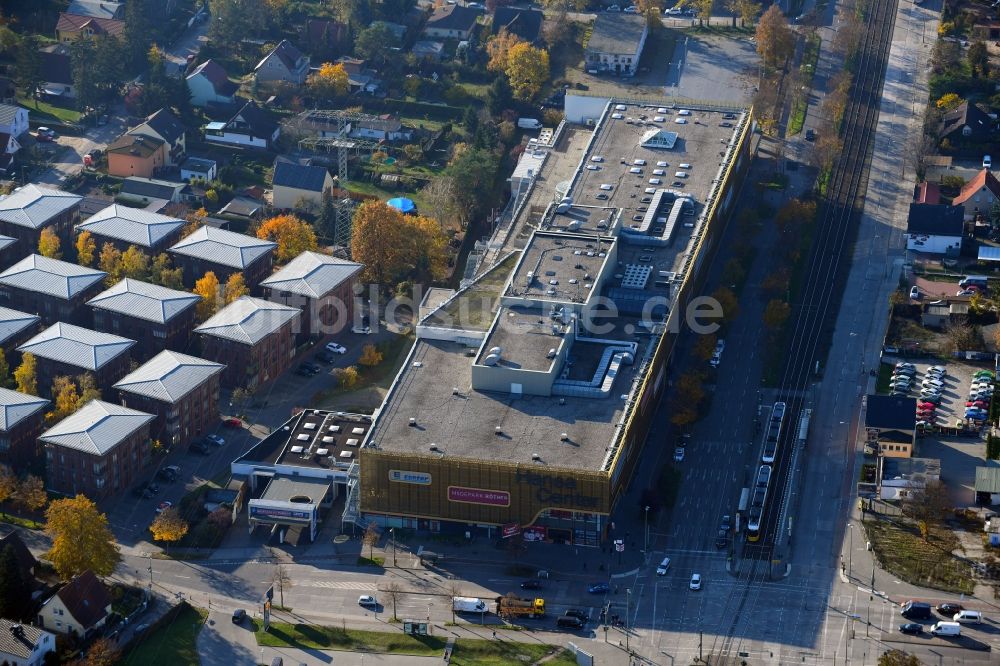 Luftaufnahme Berlin - Einkaufs- Zentrum Hansa Center Berlin im Ortsteil Hohenschönhausen in Berlin, Deutschland