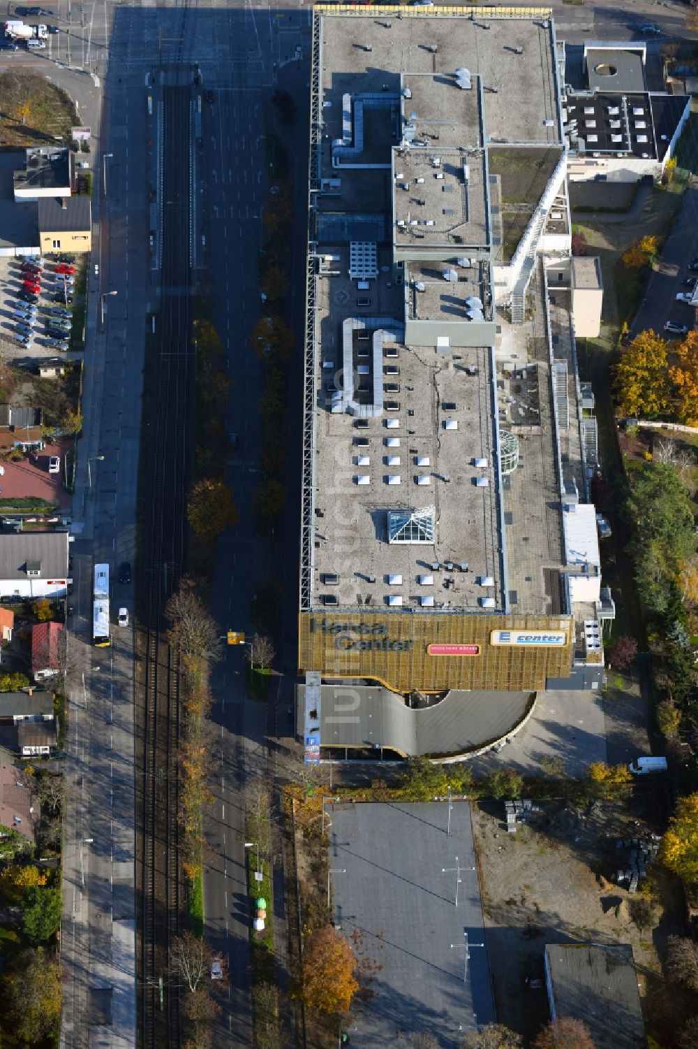 Luftbild Berlin - Einkaufs- Zentrum Hansa Center Berlin im Ortsteil Hohenschönhausen in Berlin, Deutschland