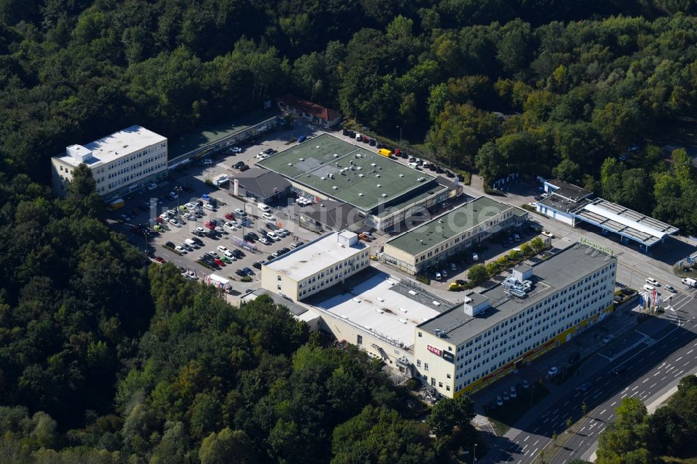 Schwerin von oben - Einkaufs- Zentrum KÖPMARKT in Schwerin im Bundesland Mecklenburg-Vorpommern, Deutschland