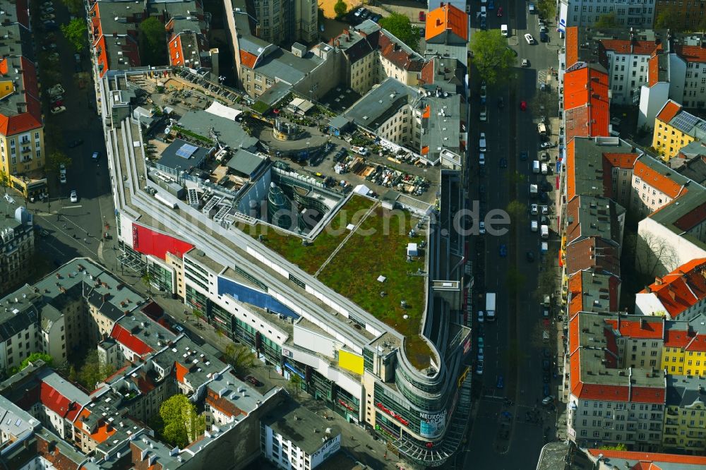 Luftbild Berlin - Einkaufs- Zentrum Neukölln Arcaden an der Karl-Marx-Straße Ecke Flughafenstraße in Berlin, Deutschland