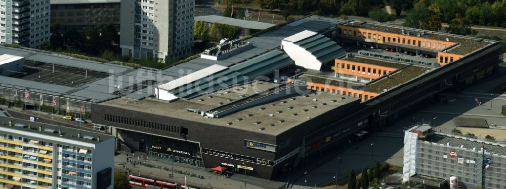 Halle (Saale) aus der Vogelperspektive: Einkaufs- Zentrum Neustadter Passage in Halle (Saale) im Bundesland Sachsen-Anhalt, Deutschland