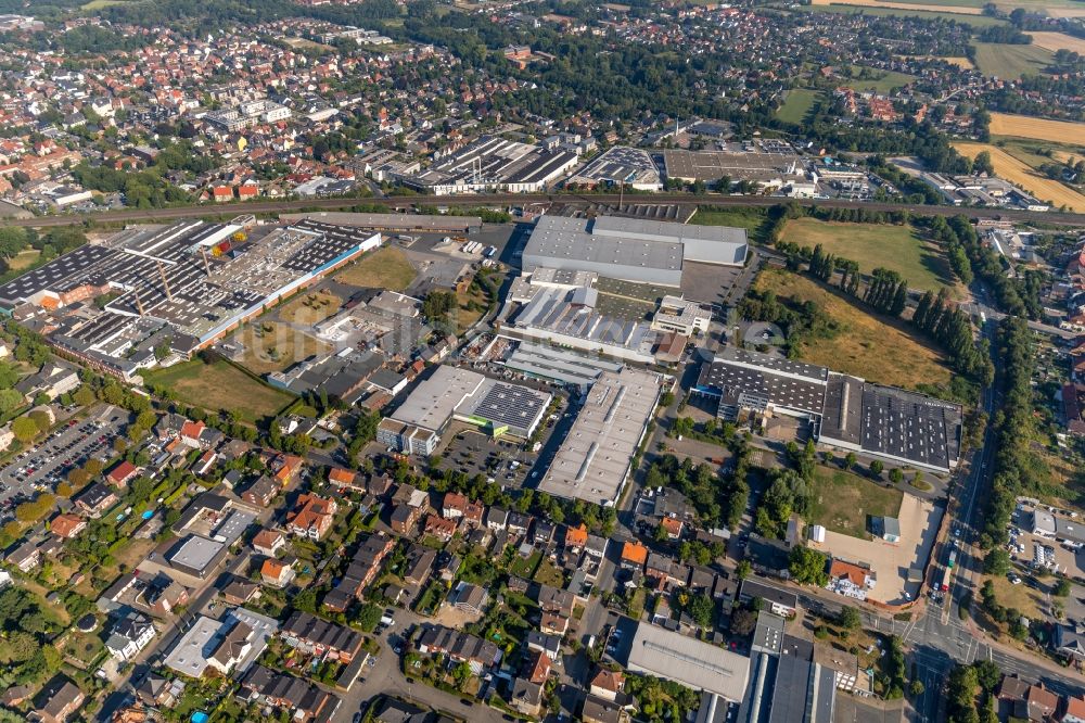 Ahlen aus der Vogelperspektive: Einkaufs- Zentrum an der Ostbredenstraße in Ahlen im Bundesland Nordrhein-Westfalen, Deutschland