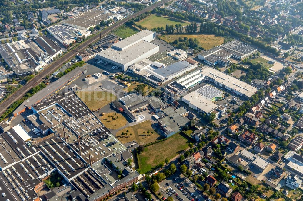 Ahlen von oben - Einkaufs- Zentrum an der Ostbredenstraße in Ahlen im Bundesland Nordrhein-Westfalen, Deutschland