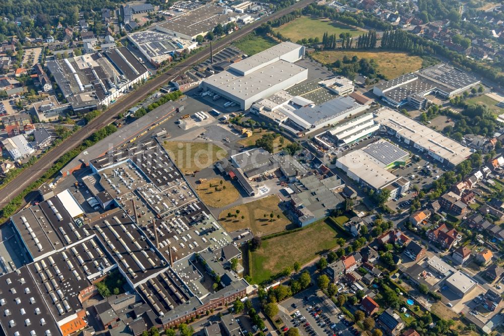 Ahlen aus der Vogelperspektive: Einkaufs- Zentrum an der Ostbredenstraße in Ahlen im Bundesland Nordrhein-Westfalen, Deutschland