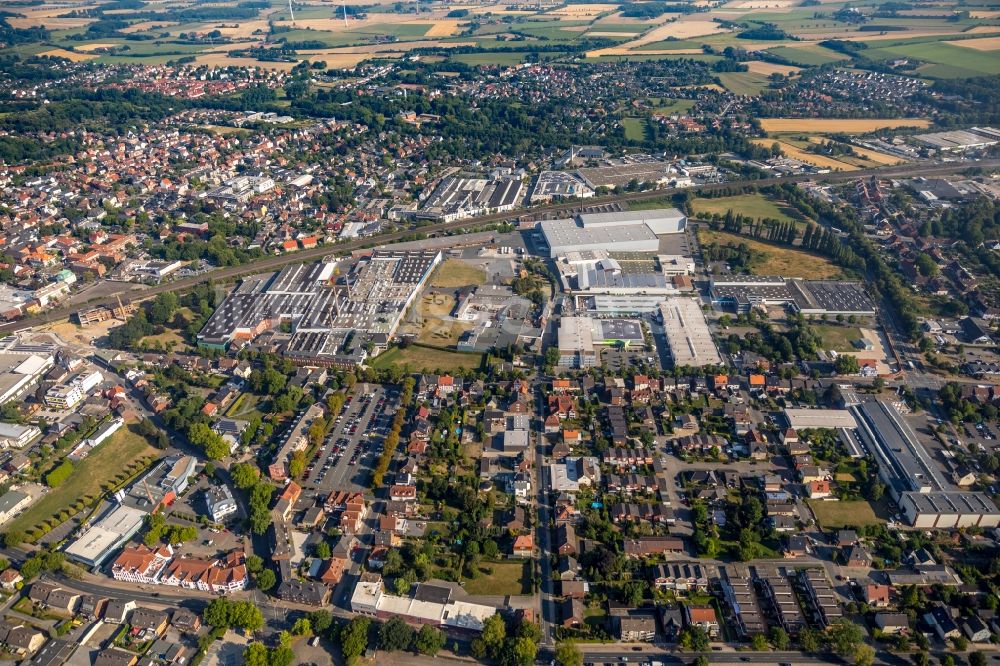 Ahlen aus der Vogelperspektive: Einkaufs- Zentrum an der Ostbredenstraße in Ahlen im Bundesland Nordrhein-Westfalen, Deutschland