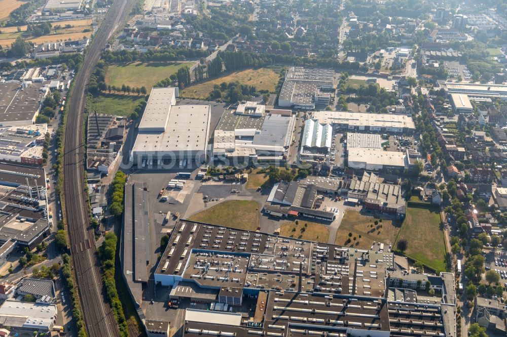 Ahlen von oben - Einkaufs- Zentrum an der Ostbredenstraße in Ahlen im Bundesland Nordrhein-Westfalen, Deutschland