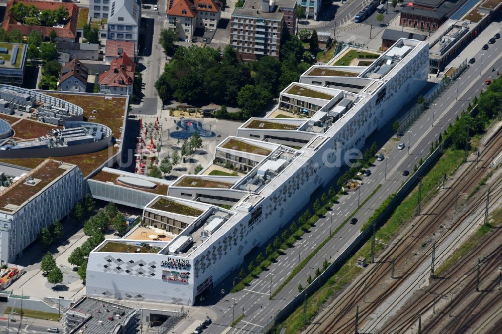 Luftaufnahme München - Einkaufs- Zentrum Pasing Arcaden am Pasinger Bahnhofsplatz im Ortsteil Pasing-Obermenzing in München im Bundesland Bayern, Deutschland