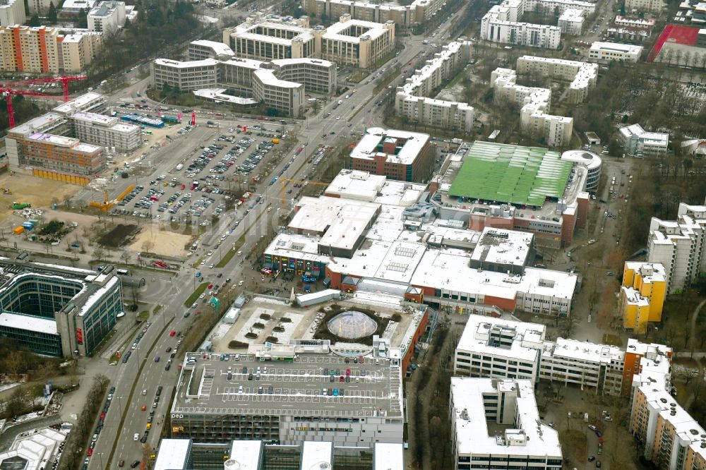 München aus der Vogelperspektive: Einkaufs- Zentrum PEP Neuperlach in München im Bundesland Bayern, Deutschland