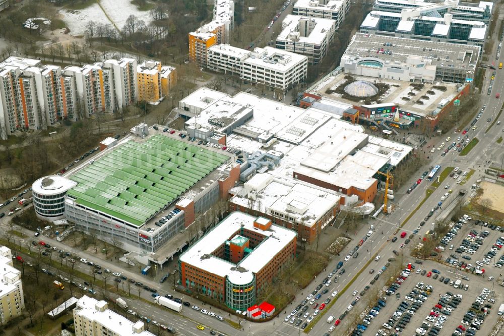 München von oben - Einkaufs- Zentrum PEP Neuperlach in München im Bundesland Bayern, Deutschland