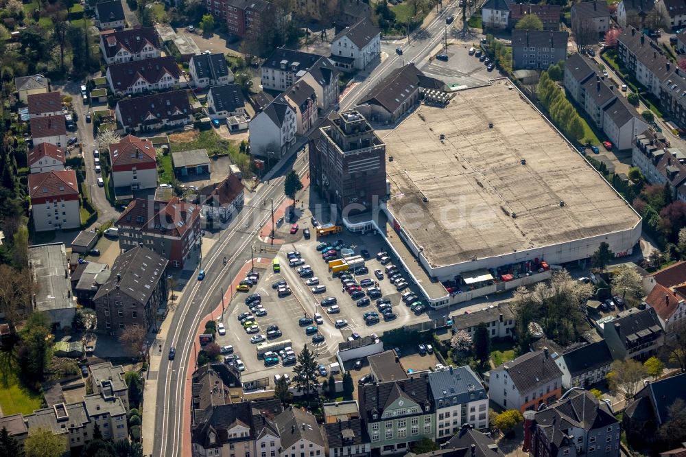 Luftaufnahme Bochum - Einkaufs- Zentrum der real GmbH und das Matrix Bochum in Bochum im Bundesland Nordrhein-Westfalen, Deutschland