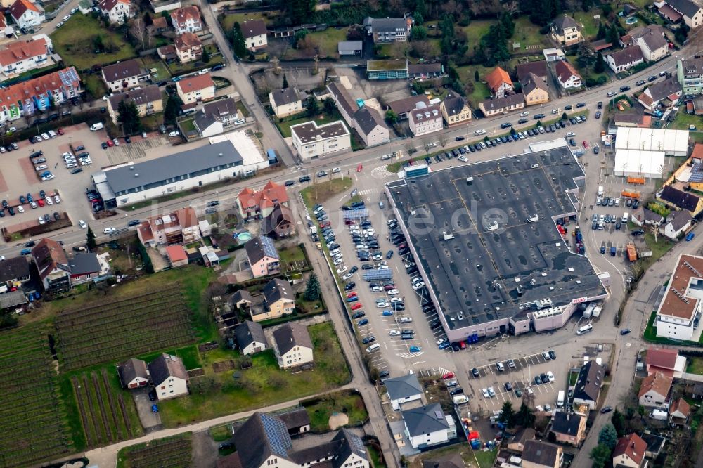 Lahr/Schwarzwald von oben - Einkaufs- Zentrum Real in Lahr/Schwarzwald im Bundesland Baden-Württemberg, Deutschland