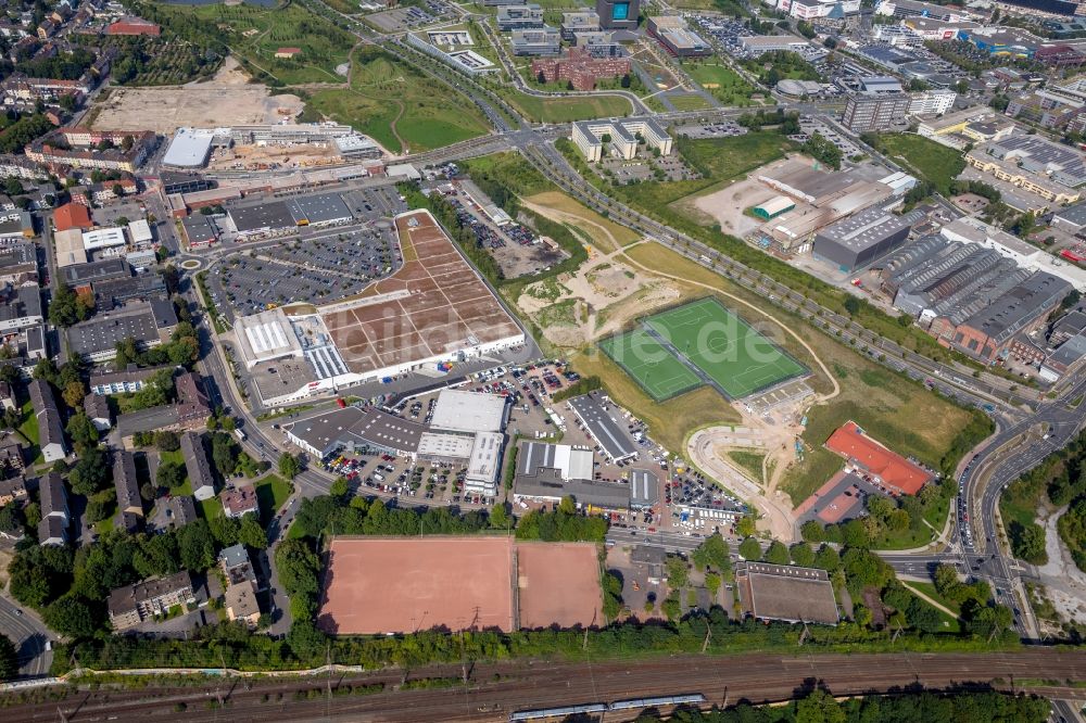 Luftbild Essen - Einkaufs- Zentrum real,- SB-Warenhaus GmbH in Essen im Bundesland Nordrhein-Westfalen, Deutschland