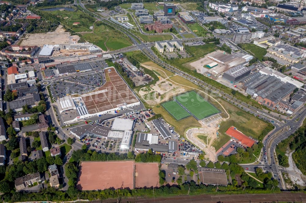 Luftaufnahme Essen - Einkaufs- Zentrum real,- SB-Warenhaus GmbH in Essen im Bundesland Nordrhein-Westfalen, Deutschland