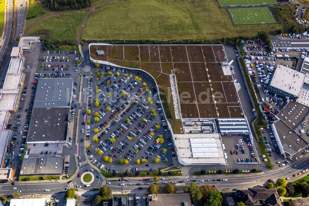 Luftaufnahme Essen - Einkaufs- Zentrum real,- SB-Warenhaus GmbH in Essen im Bundesland Nordrhein-Westfalen, Deutschland