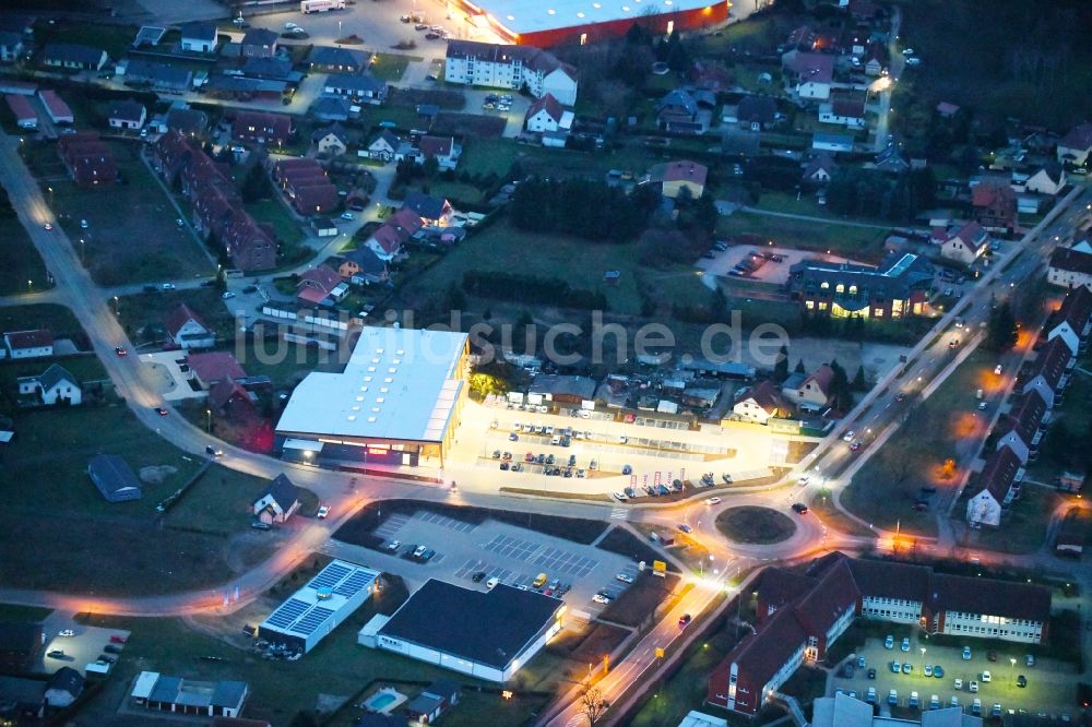 Gardelegen aus der Vogelperspektive: Einkaufs- Zentrum REWE in Gardelegen im Bundesland Sachsen-Anhalt, Deutschland