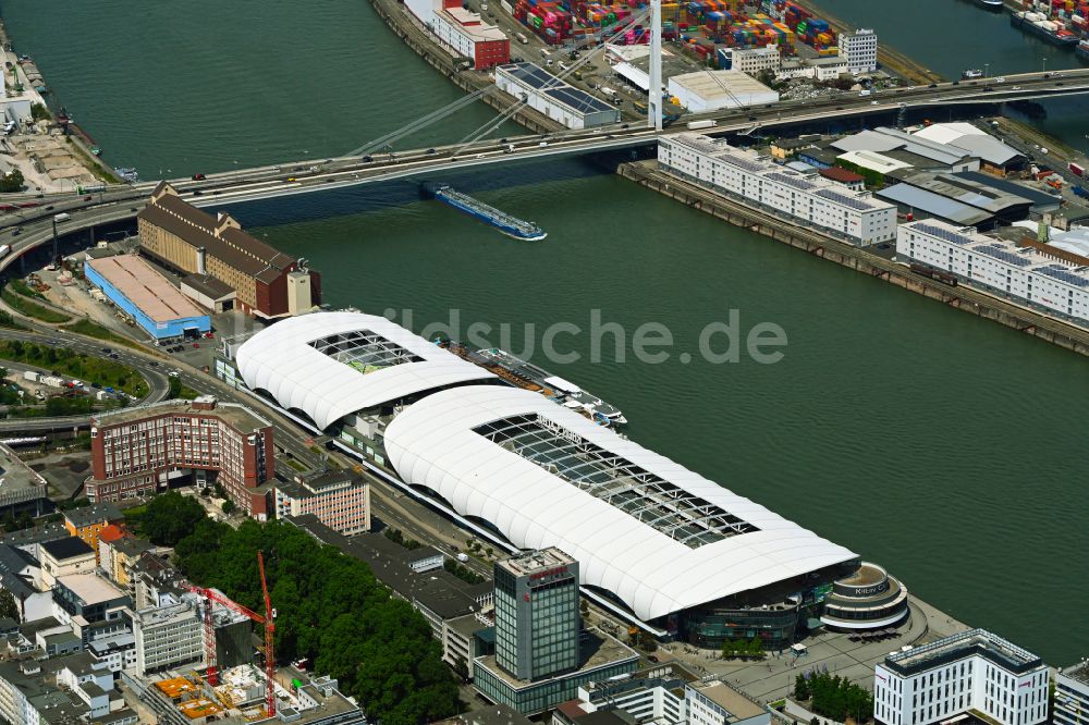 Luftaufnahme Ludwigshafen am Rhein - Einkaufs- Zentrum Rhein-Galerie am Rheinufer in Ludwigshafen am Rhein im Bundesland Rheinland-Pfalz, Deutschland