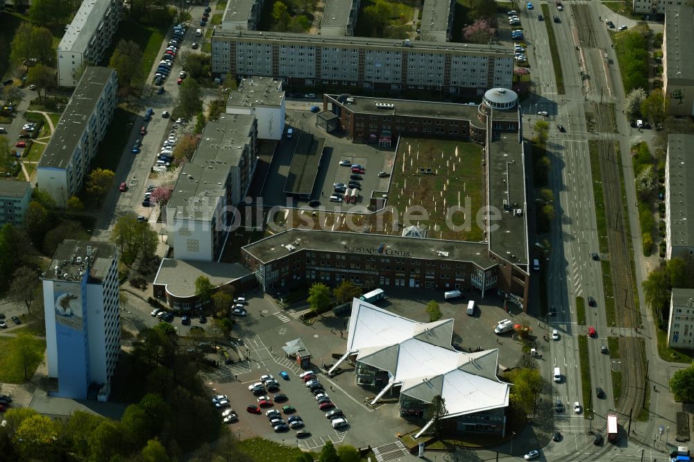 Rostock aus der Vogelperspektive: Einkaufs- Zentrum Südstadt Center in Rostock im Bundesland Mecklenburg-Vorpommern, Deutschland