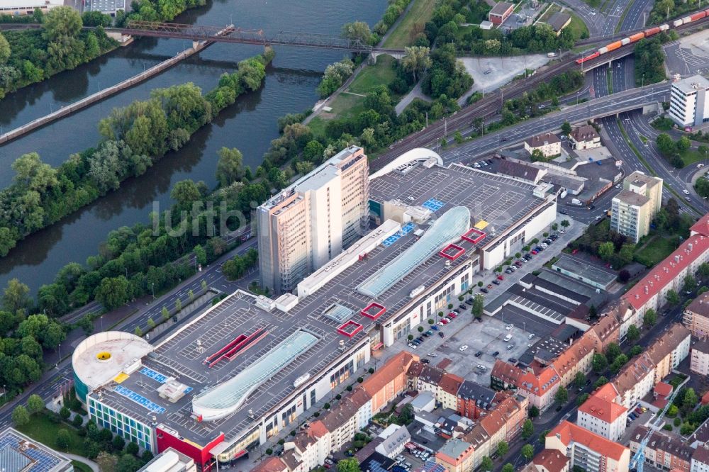 Schweinfurt von oben - Einkaufs- Zentrum Stadtgalerie Schweinfurt und SKF Hochhaus in Schweinfurt im Bundesland Bayern, Deutschland