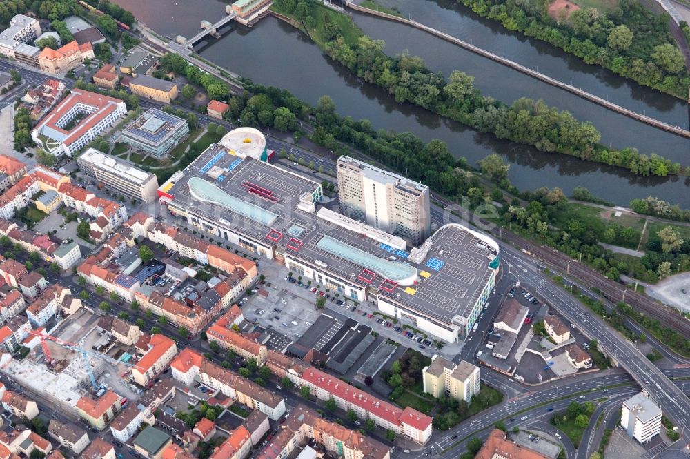 Schweinfurt aus der Vogelperspektive: Einkaufs- Zentrum Stadtgalerie Schweinfurt und SKF Hochhaus in Schweinfurt im Bundesland Bayern, Deutschland