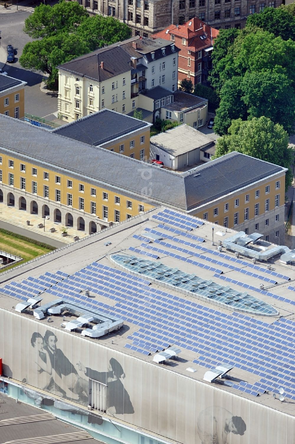 Weimar aus der Vogelperspektive: Einkaufs- Zentrum Weimar Atrium an der Friedensstraße in Weimar im Bundesland Thüringen, Deutschland