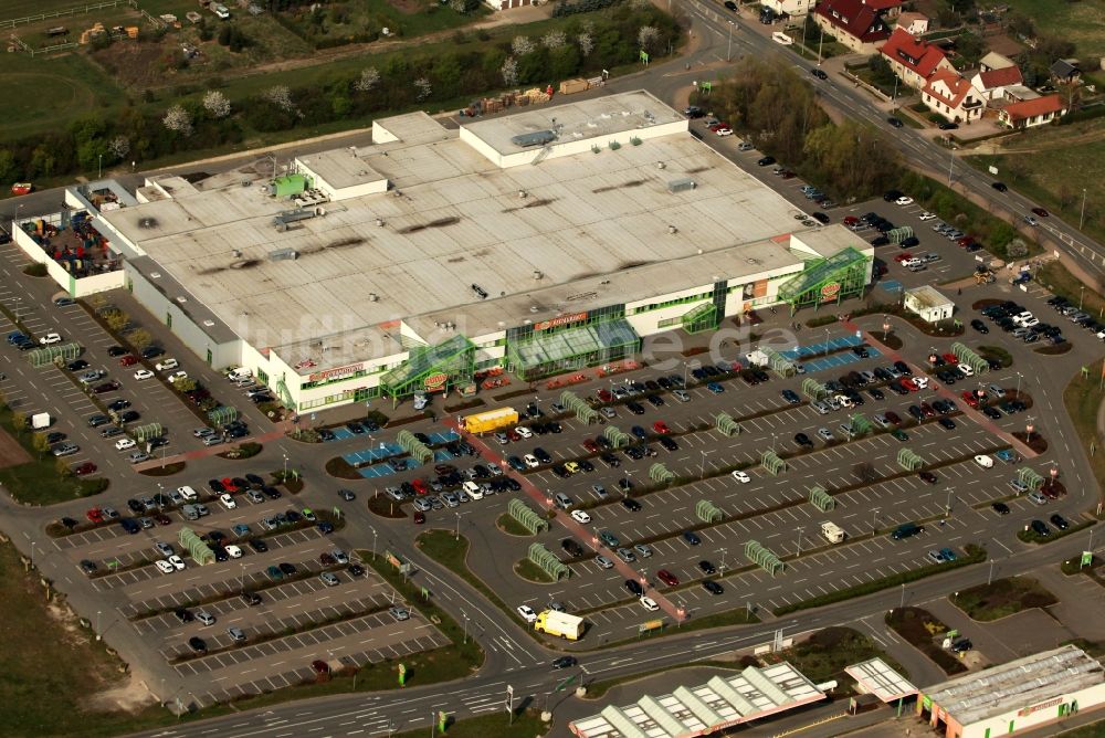 Erfurt aus der Vogelperspektive: Einkaufscenter der Baumarktkette Globus in Erfurt Mittelhausen im Bundesland Thüringen