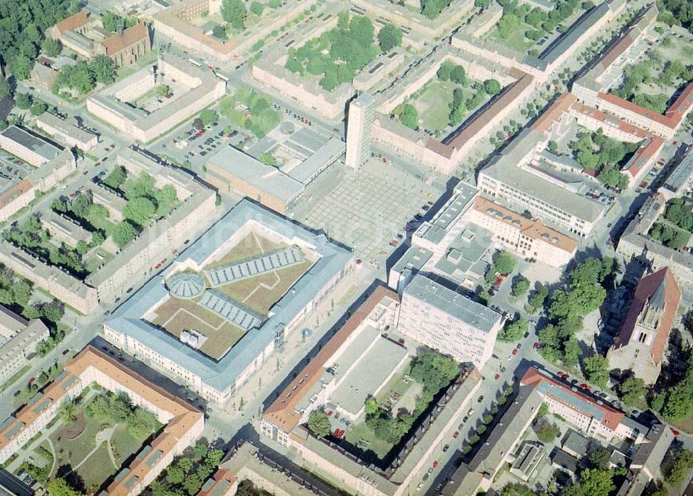 Luftaufnahme Neubrandenburg / MV - Einkaufscenter der ECE GmbH Hamburg im Stadtzentrum von Neubrandenburg / MV.