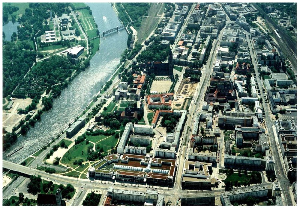 Luftbild Magdeburg - Einkaufscenter der ECE Hamburg im Magdeburger Stadtzentrum.