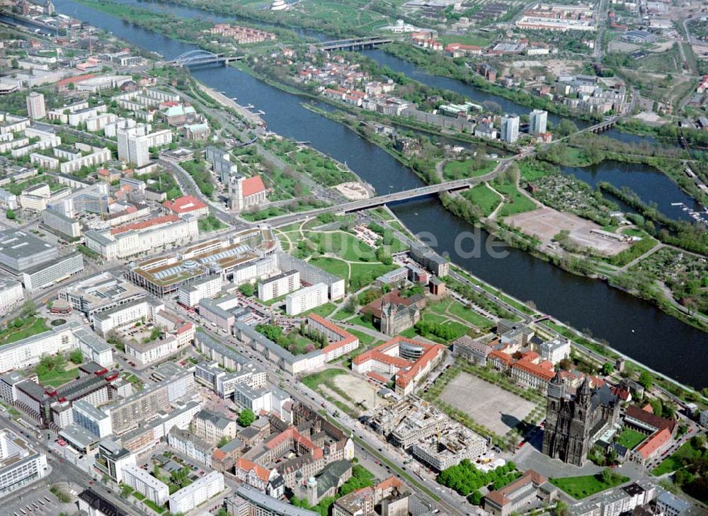 Magdeburg von oben - Einkaufscenter der ECE Hamburg im Magdeburger Stadtzentrum.