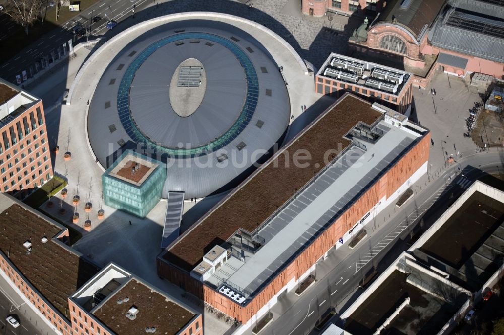 Wiesbaden von oben - Einkaufscenter Liliencarre in Wiesbaden im Bundesland Hessen, erbaut vom Architekturbüro Ortner und Ortner, Berlin, und dem Darmstädter Büro Kramm und Strigl 