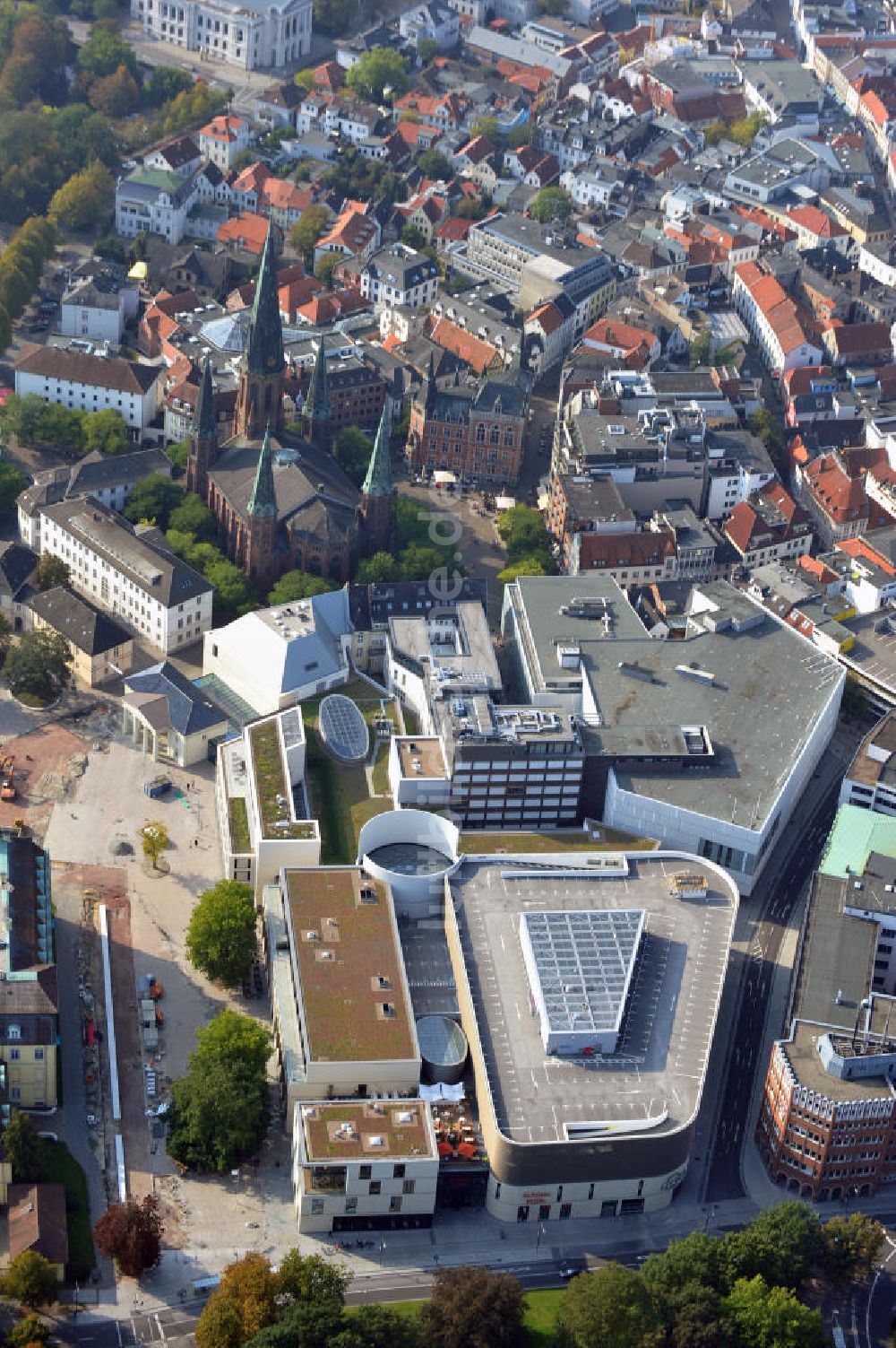 Oldenburg von oben - Einkaufscenter Schlosshoefe Oldenburg Niedersachsen