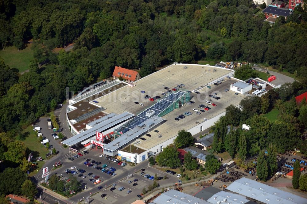 Luftaufnahme Berlin OT Köpenick - Einkaufshalle im Ortsteil Köpenick in Berlin