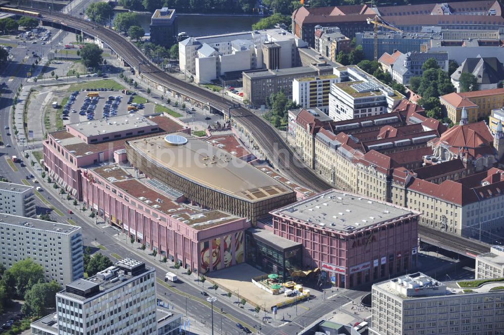 Luftbild - Einkaufszentrum Alexa am Alexanderplatz in Berlin Mitte