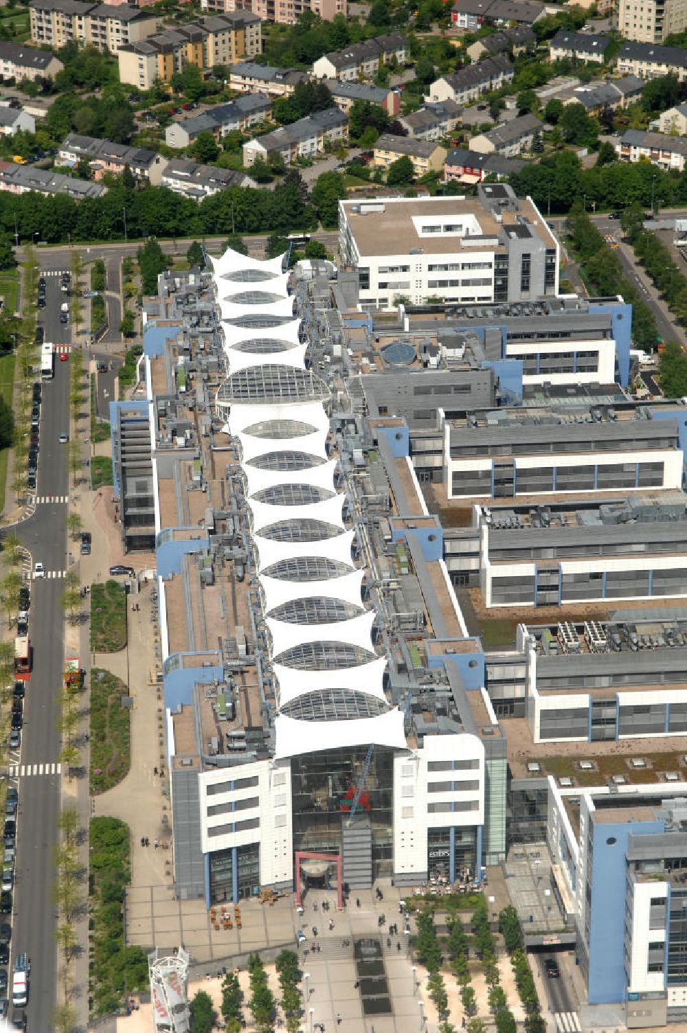 Luftbild LUXEMBURG - Einkaufszentrum der Auchan Luxembourg SA im Bankenviertel in Luxemburg