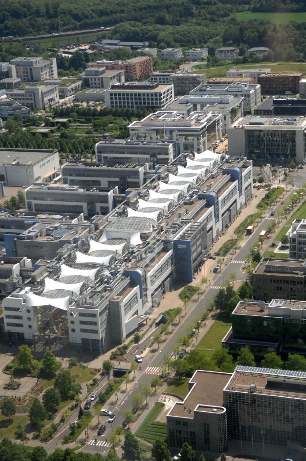 Luftaufnahme LUXEMBURG - Einkaufszentrum der Auchan Luxembourg SA im Bankenviertel in Luxemburg